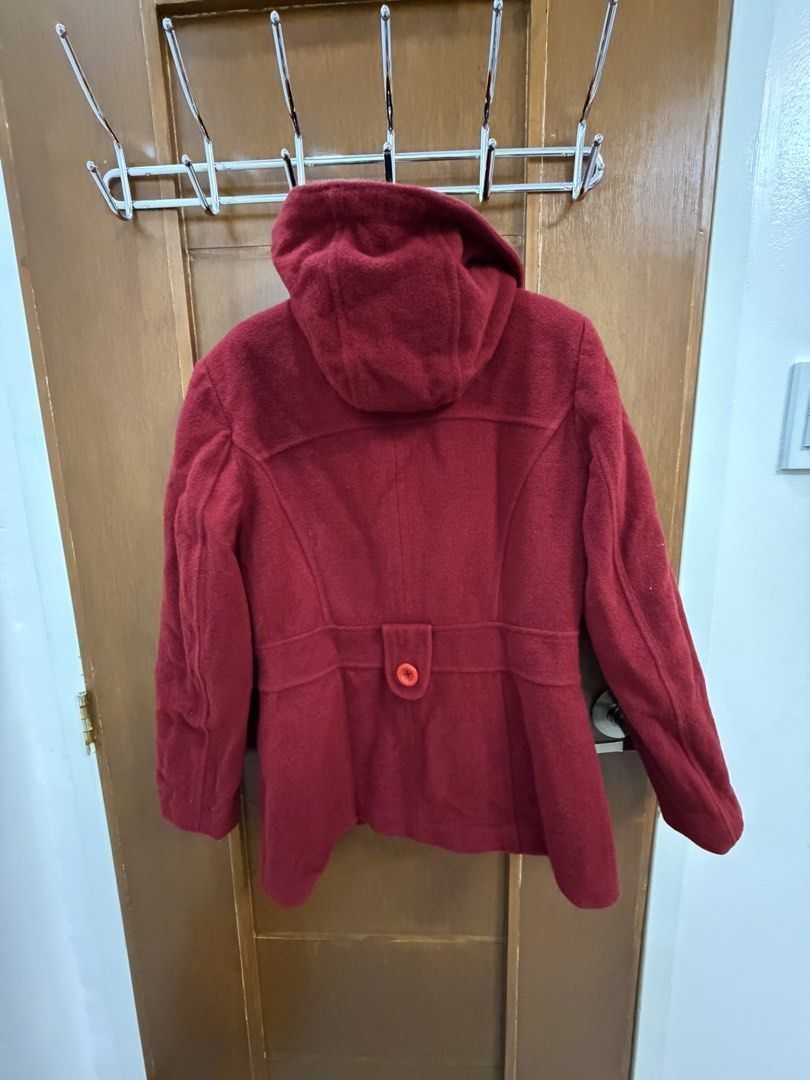 St. John's Bay Red Hooded Coat (Category: Coats, Jackets and Outerwear) located in Angeles City. Submitted by exate (Listing ID 1429177482, Image 2). Description: St. John’s Bay Red Hooded Coat in size Medium. Could really keep up with cold weather. Super Ganda.