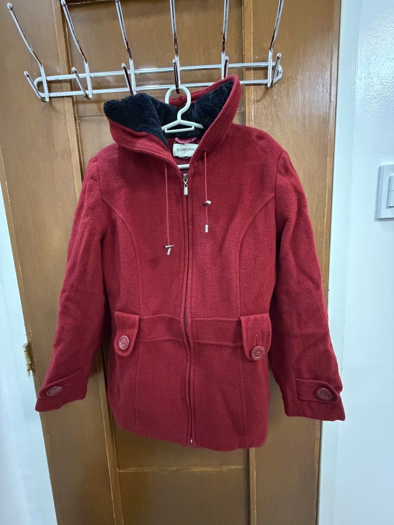 St. John's Bay Red Hooded Coat (Category: Coats, Jackets and Outerwear) located in Angeles City. Submitted by exate (Listing ID 1429177482, Image 1). Description: St. John’s Bay Red Hooded Coat in size Medium. Could really keep up with cold weather. Super Ganda.