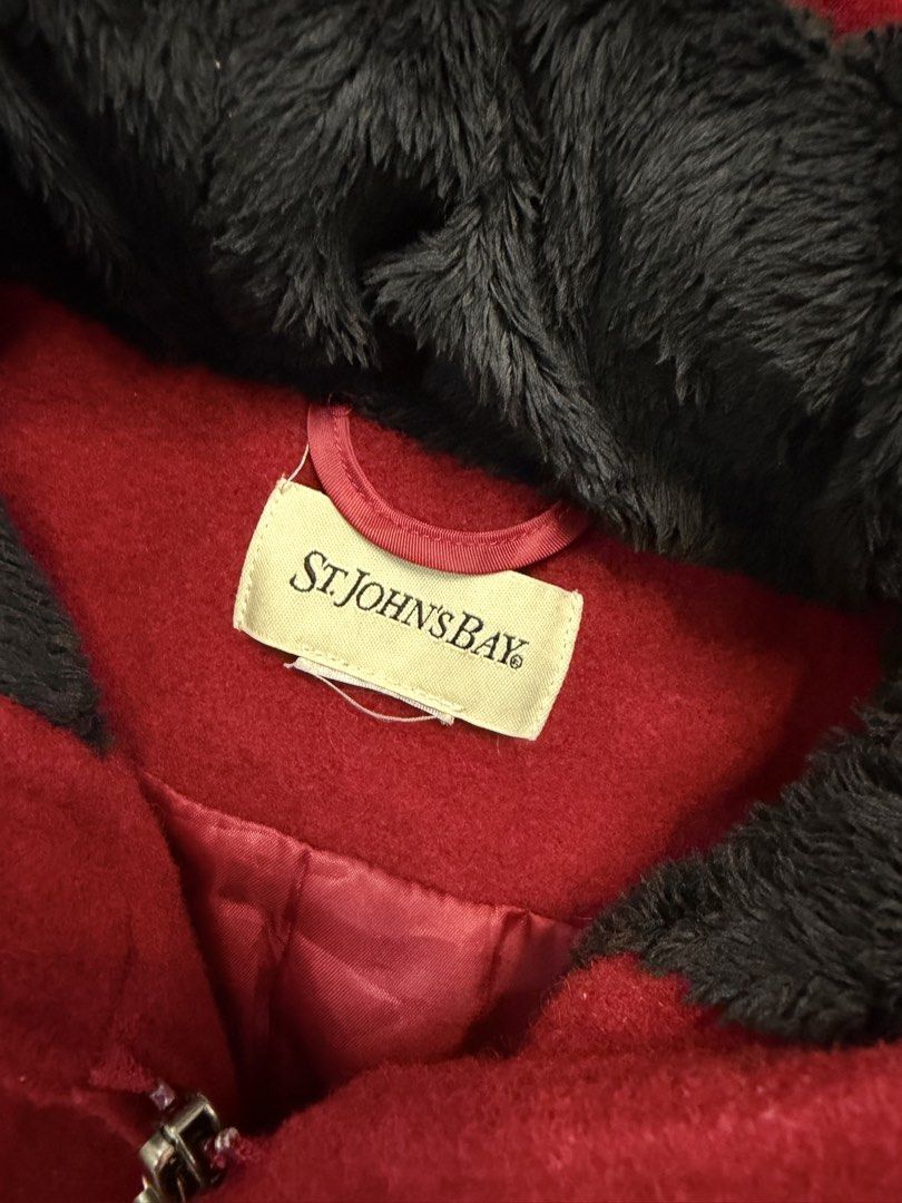 St. John's Bay Red Hooded Coat (Category: Coats, Jackets and Outerwear) located in Angeles City. Submitted by exate (Listing ID 1429177482, Image 3). Description: St. John’s Bay Red Hooded Coat in size Medium. Could really keep up with cold weather. Super Ganda.