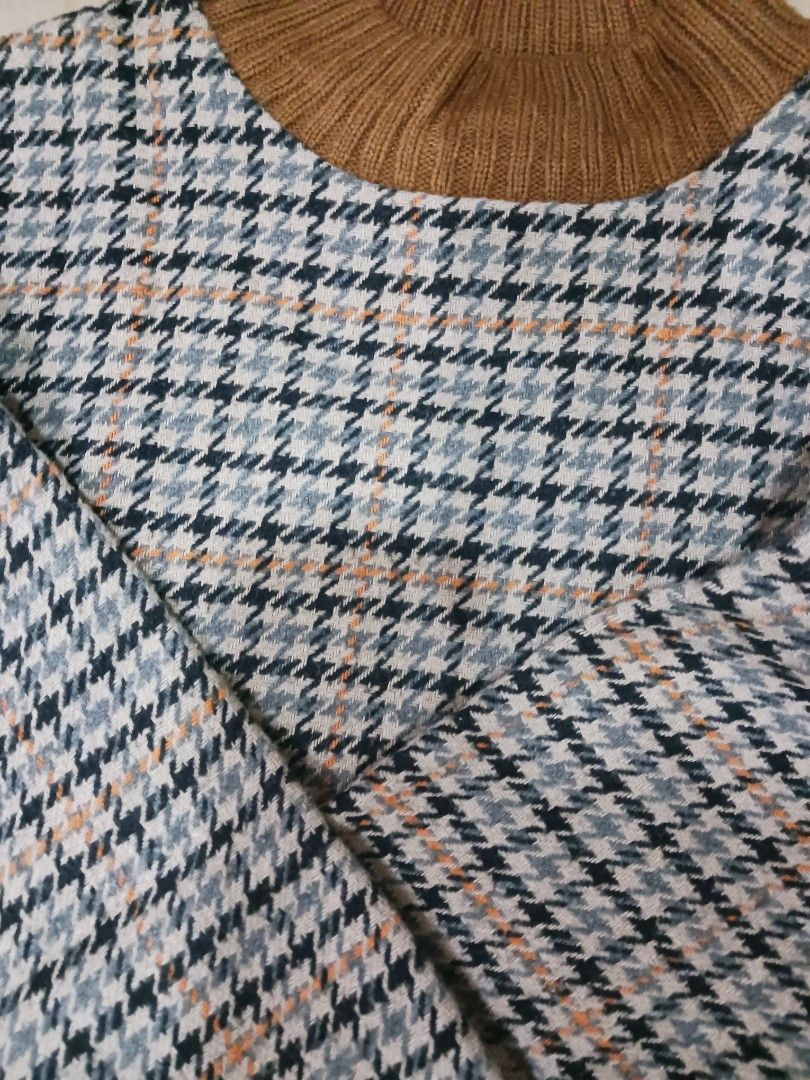 Sweater (Category: Coats, Jackets and Outerwear) located in Manila. Submitted by rtins (Listing ID 1429170659, Image 3). Description: for medium to large body frame.