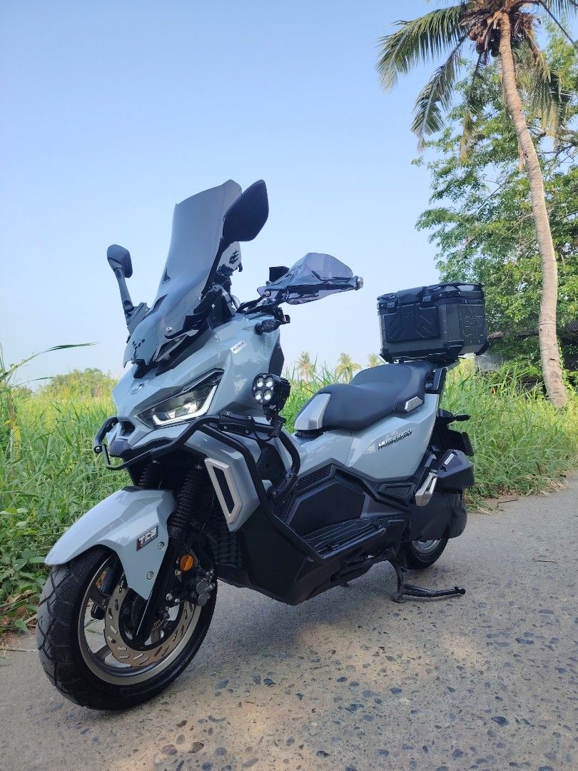 sym husky 150 (Category: Motorbikes for Sale) located in Malolos. Submitted by axe23 (Listing ID 1429324812, Image 3). Description: sym husky 150 2025 model 150cc efi engine 15 liters tank capacity 40-43 kpl 4 stroke 4 valve water cooled keyless operation 2 remote key abs branking system front & back traction control mono shock 1st owner under may name loaded with lot of accessories head turner see photo stock engine never been open/repaired Actu