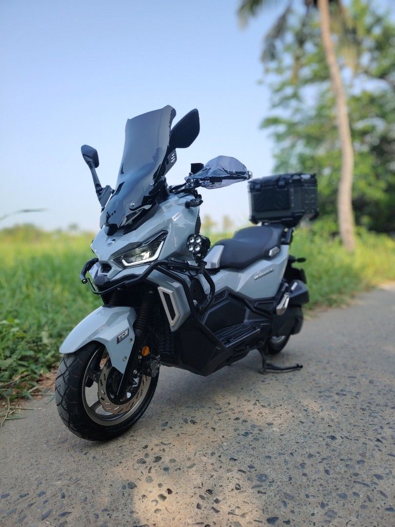 sym husky 150 (Category: Motorbikes for Sale) located in Malolos. Submitted by axe23 (Listing ID 1429324812, Image 1). Description: sym husky 150 2025 model 150cc efi engine 15 liters tank capacity 40-43 kpl 4 stroke 4 valve water cooled keyless operation 2 remote key abs branking system front & back traction control mono shock 1st owner under may name loaded with lot of accessories head turner see photo stock engine never been open/repaired Actu