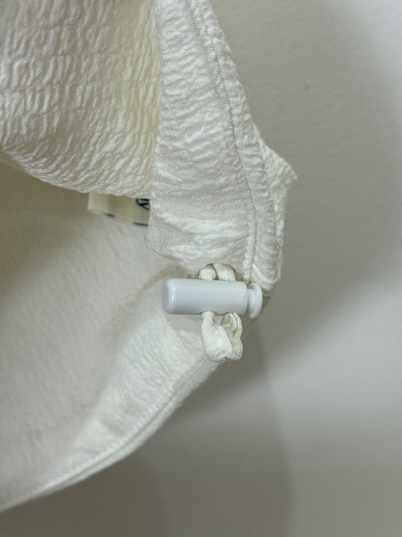 The Paper Bunny White Button-Up Vest (Category: Blouses) located in Pasay City. Submitted by mcsanmig (Listing ID 1429214475, Image 3). Description: Bought at TPB Singapore Rfs: Not using anymore Original Price ₱2,000.