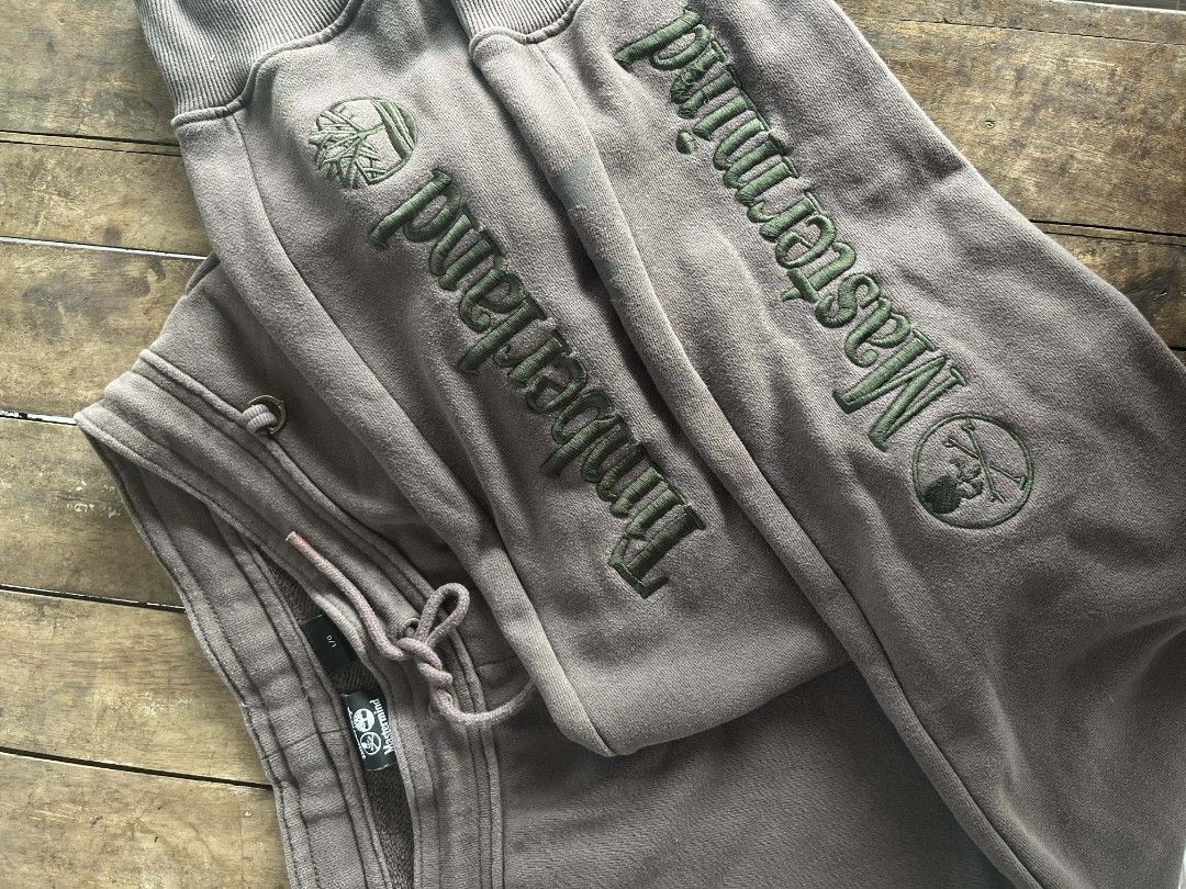 Timberland Mastermind Sweatpants (Category: Joggers) located in Guagua. Submitted by sarms_03 (Listing ID 1429261067, Image 1). Description: TIMBERLAND X MASTERMIND ☠️ Jogger pants Dms size : Waistline : 36" to 42" (Large on Tagged - Free size) Length : 42" Thigh : 15" LegOpening : jogger ngani Issue : No Issue sobrang ganda ng quality sosootin mo nalang bossing! Pm sa interesado ☠️.
