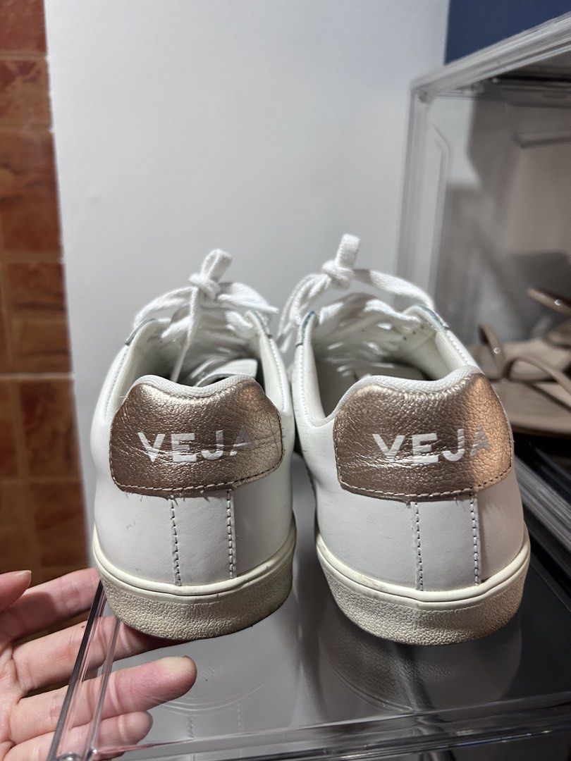 Veja Esplar Women size 37 (Category: Sneakers) located in Quezon City. Submitted by kat.sy (Listing ID 1429233118, Image 3). Description: Like New Bought in HK. Rfs: not using and not much going out SAHM.
