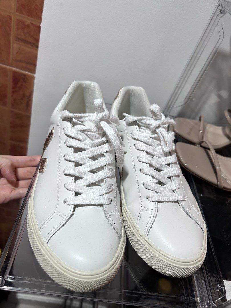 Veja Esplar Women size 37 (Category: Sneakers) located in Quezon City. Submitted by kat.sy (Listing ID 1429233118, Image 2). Description: Like New Bought in HK. Rfs: not using and not much going out SAHM.