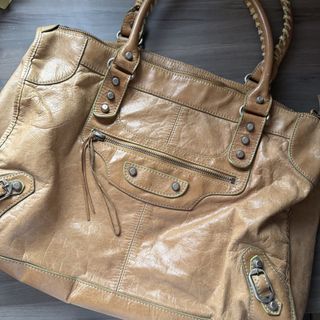 (Category: ) located in . Submitted by andreasclothes (Listing ID 1429250197, Image 1). Description: .