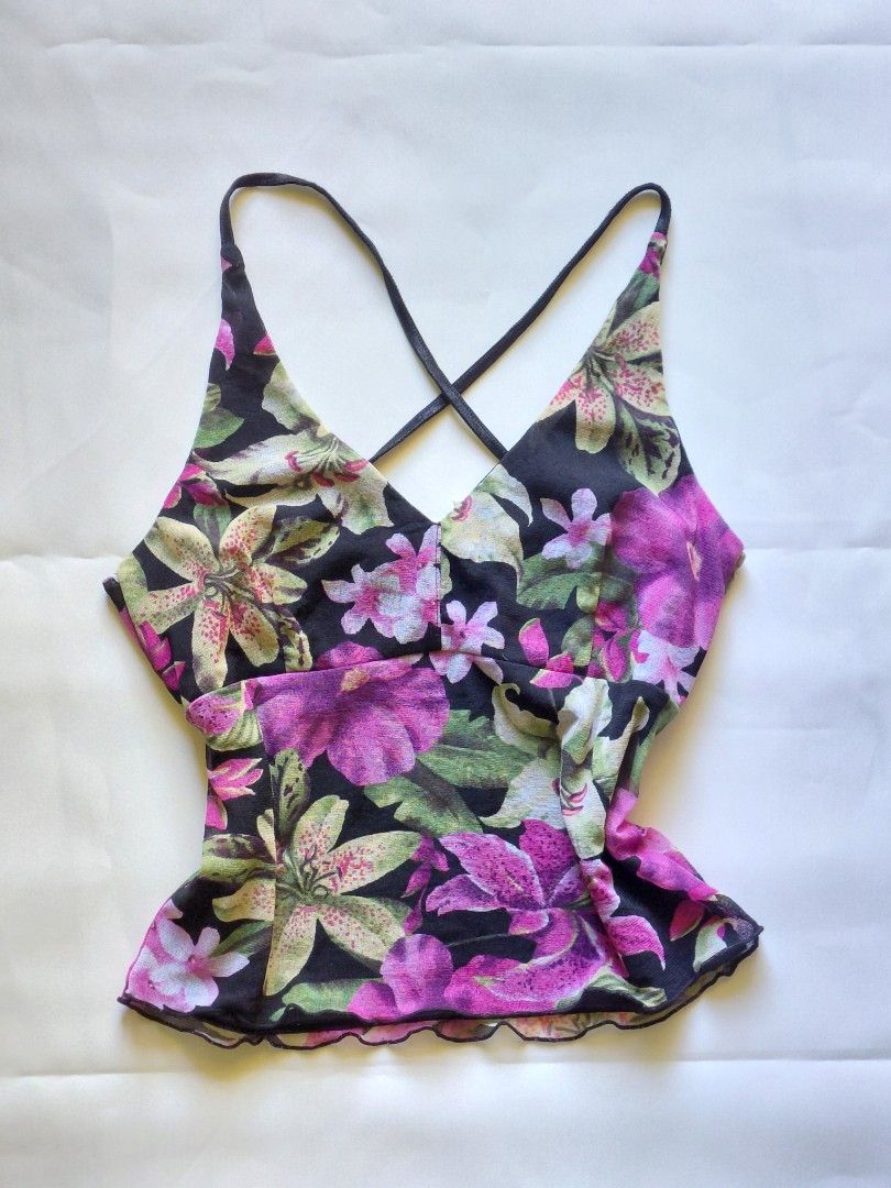 Vintage Currants Mesh Floral Top (Category: Blouses) located in Koronadal. Submitted by shetries (Listing ID 1429281632, Image 1). Description: - Size M on tag but fits S only - no flaws - mesh material with lining - semi crop length.