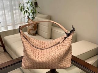 (Category: ) located in . Submitted by ysl1411 (Listing ID 1429268075, Image 1). Description: .