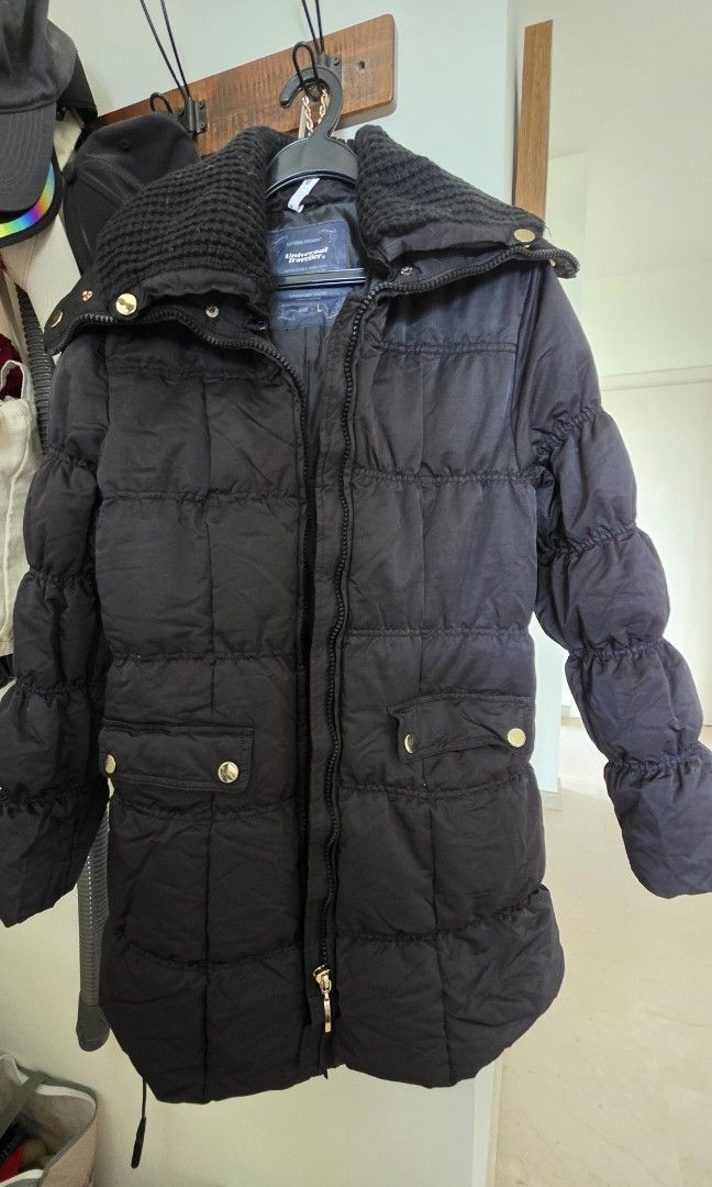 Winter Jacket (Category: Coats, Jackets and Outerwear) located in Singapore. Submitted by leemboo (Listing ID 1429218795, Image 1). Description: Dry cleaned. no tears or damage. 90% down . very warm and comfortable. Length 80cm from shoulders. Sleeves 60cm. Slimming silhouette with belt..