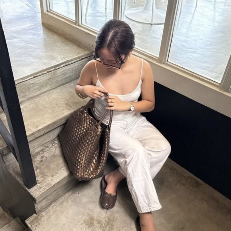 Woven Tote Bag - Bronze (Category: Tote Bags) located in Pasay City. Submitted by declutterbykz (Listing ID 1429189572, Image 3). Description: chic & classy woven tote perfect for everyday errands/ office or even travelling, a personal fave!! .