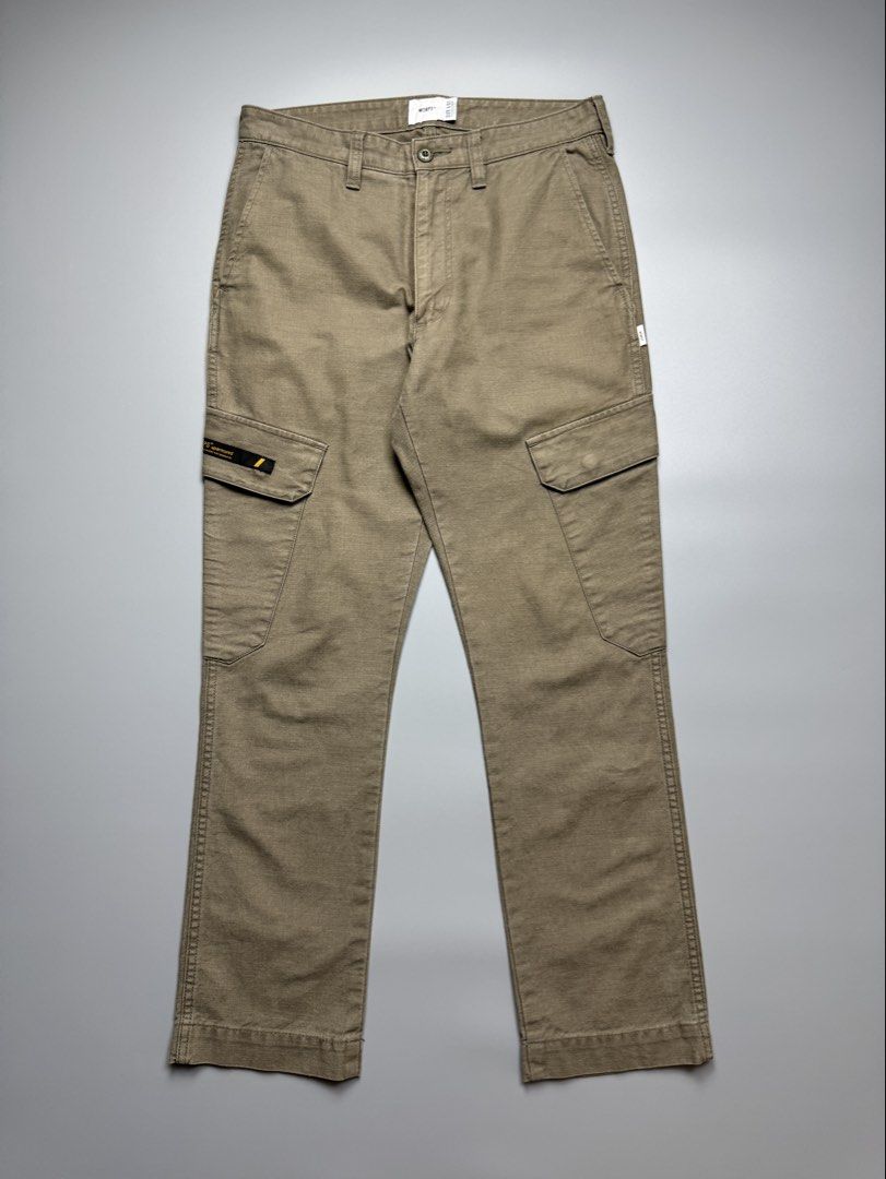 WTAPS - Brown Cargo Jungle Skinny Pants (Category: Chinos) located in Quezon City. Submitted by japon_rose (Listing ID 1429225968, Image 1). Description: FOR SALE: GUARANTEED AUTHENTIC ❗️ WTAPS - Brown Cargo Jungle Skinny Pants Size: 1 on Tag (Mens) Length: 39.5 Waist: 30 Inseam: 29 Knee: 8.5 Leg Opening: 7.5 Front Rise: 10.5 Back Rise: 14 (MEASURED IT BY INCHES) 9.5/10 Overall condition In Excellent condition No issues or flaws •₱ 1,000.00 REPRI