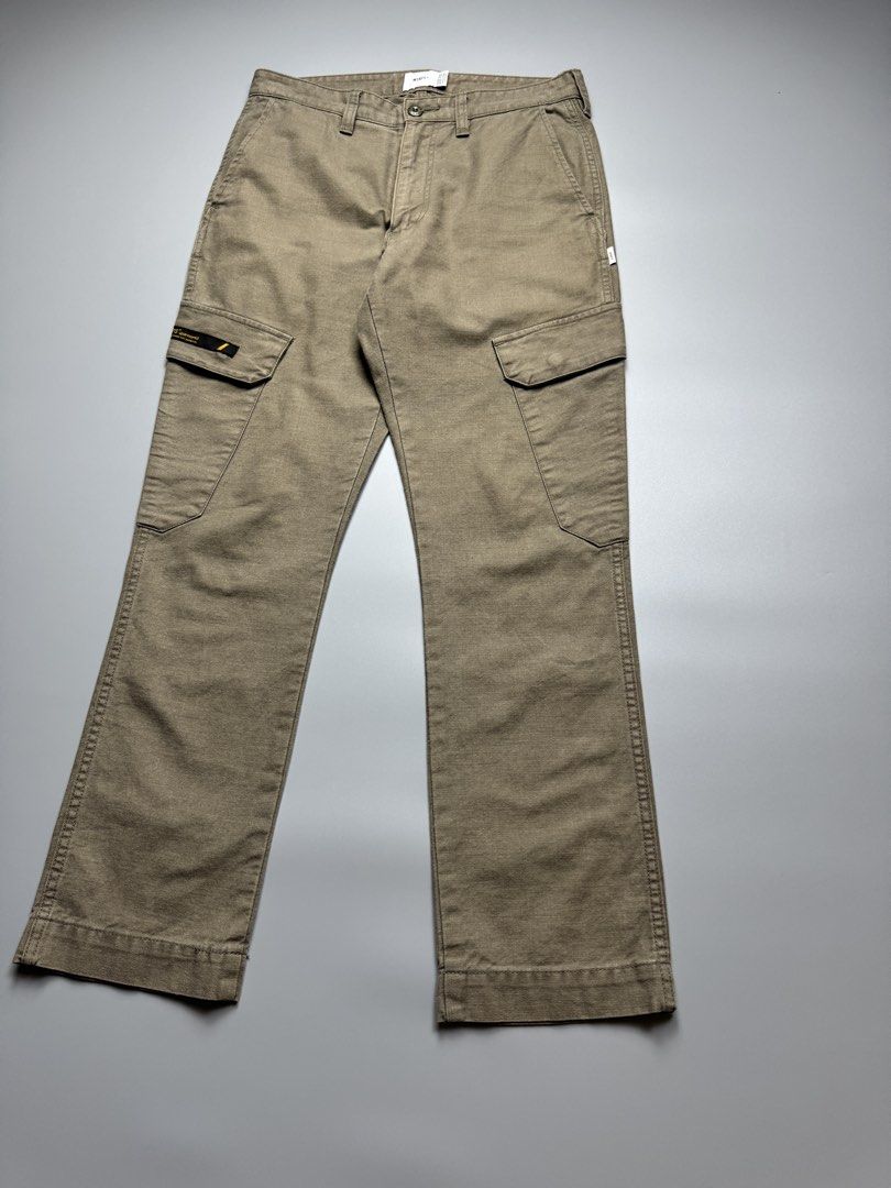 WTAPS - Brown Cargo Jungle Skinny Pants (Category: Chinos) located in Quezon City. Submitted by japon_rose (Listing ID 1429225968, Image 2). Description: FOR SALE: GUARANTEED AUTHENTIC ❗️ WTAPS - Brown Cargo Jungle Skinny Pants Size: 1 on Tag (Mens) Length: 39.5 Waist: 30 Inseam: 29 Knee: 8.5 Leg Opening: 7.5 Front Rise: 10.5 Back Rise: 14 (MEASURED IT BY INCHES) 9.5/10 Overall condition In Excellent condition No issues or flaws •₱ 1,000.00 REPRI