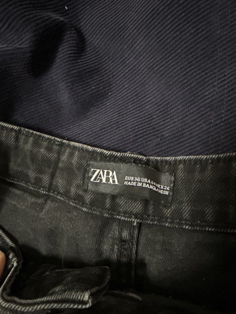 Zara Black High Waisted Shorts (Category: Shorts) located in Paranaque City. Submitted by redvelvet13 (Listing ID 1429299712, Image 3). Description: .