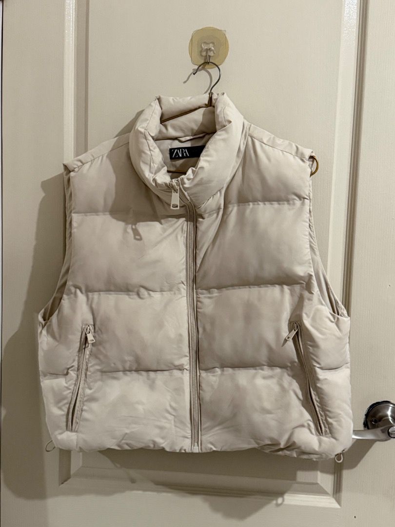 Zara Puffer Vest - XL (Category: Coats, Jackets and Outerwear) located in Butuan. Submitted by tlcfinds (Listing ID 1429322031, Image 2). Description: Please see photo for flaw. May come off after washing. Free shipping..