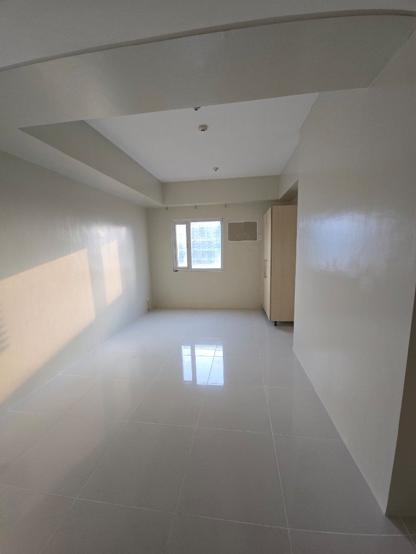 2 Torre Lorenzo in Taft Avenue (Category: Apartments & Condos) located in Malabon City. Submitted by marcopaulo49050 (Listing ID 1429400754, Image 3). Description: 2 Torre Lorenzo Condo, situated in Taft, Manila, immediate occupancy. For further details, kindly reach out to Marco Paulo Moreno, Property Investment Consultant, at 0921 865 2967. This property boasts a strategic location with convenient access to De La Salle University and Benilde. A