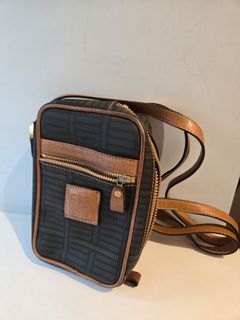 （分類：）位於 。 由 r_storehk 提交（商品編號 1429389262，圖片 1）。簡介： 。