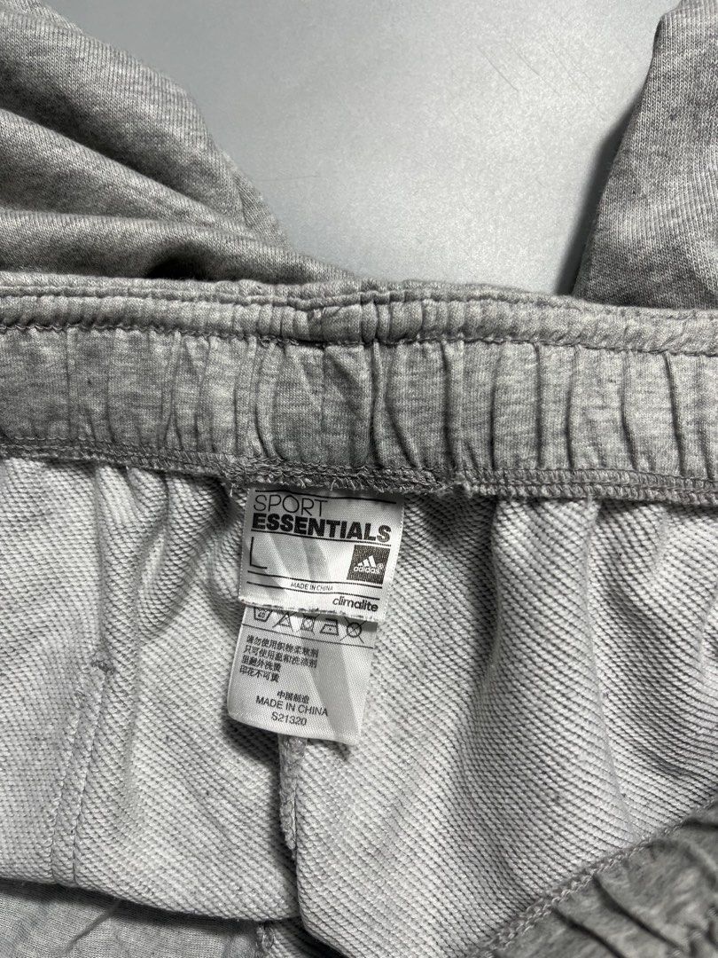 Adidas Sport Essentials Sweatpants (Category: Joggers) located in General Santos City (Dadiangas). Submitted by arjay_genita (Listing ID 1429456211, Image 3). Description: ADIDAS SIZE 32-36 L37 Excellent condition No issue 450.