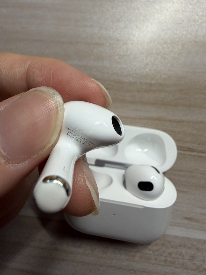 AirPods 3414054074286745601