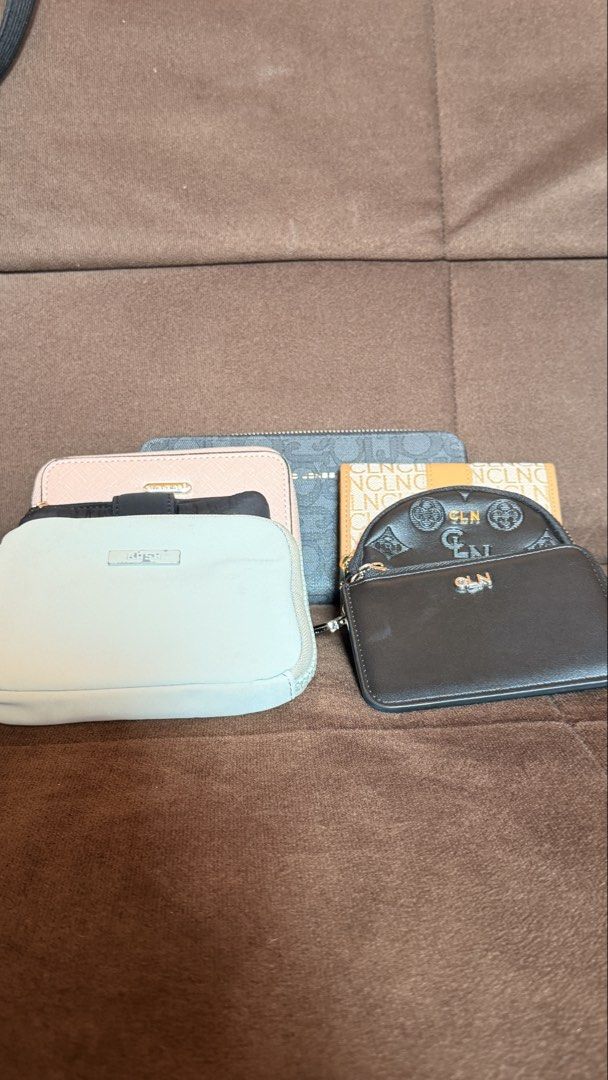 Assorted Wallets (Category: Wallets & Card holders) located in Manila. Submitted by hmbarsaga (Listing ID 1429353955, Image 2). Description: Assorted wallet take all Cln david jones bash westbronco.