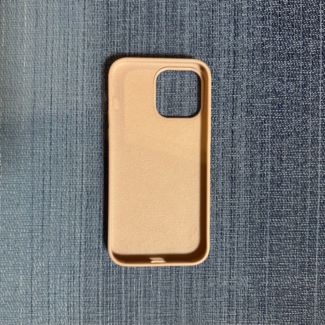 Baby pink iphone 14 pro max case (Category: Cases & Sleeves) located in Las Pinas. Submitted by elizadcny (Listing ID 1429489375, Image 2). Description: Baby pink / light pink iphone 14 pro max case - Lady owned - No flaws or stains - Not magsafe - Location: Las Pinas - RFS: bought another one in the same color.