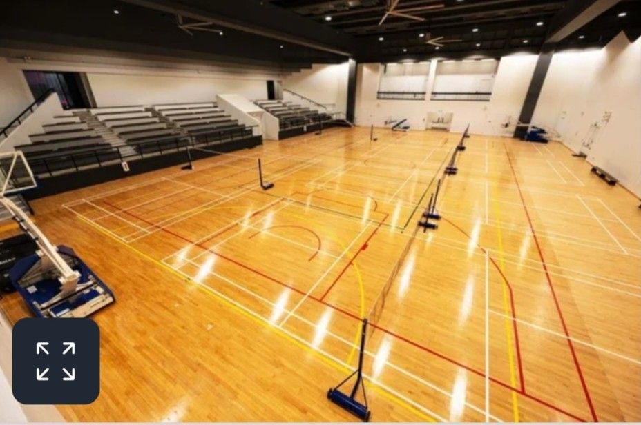 Badminton court let go, Sports Equipment, Sports & Games, Racket & Ball ...
