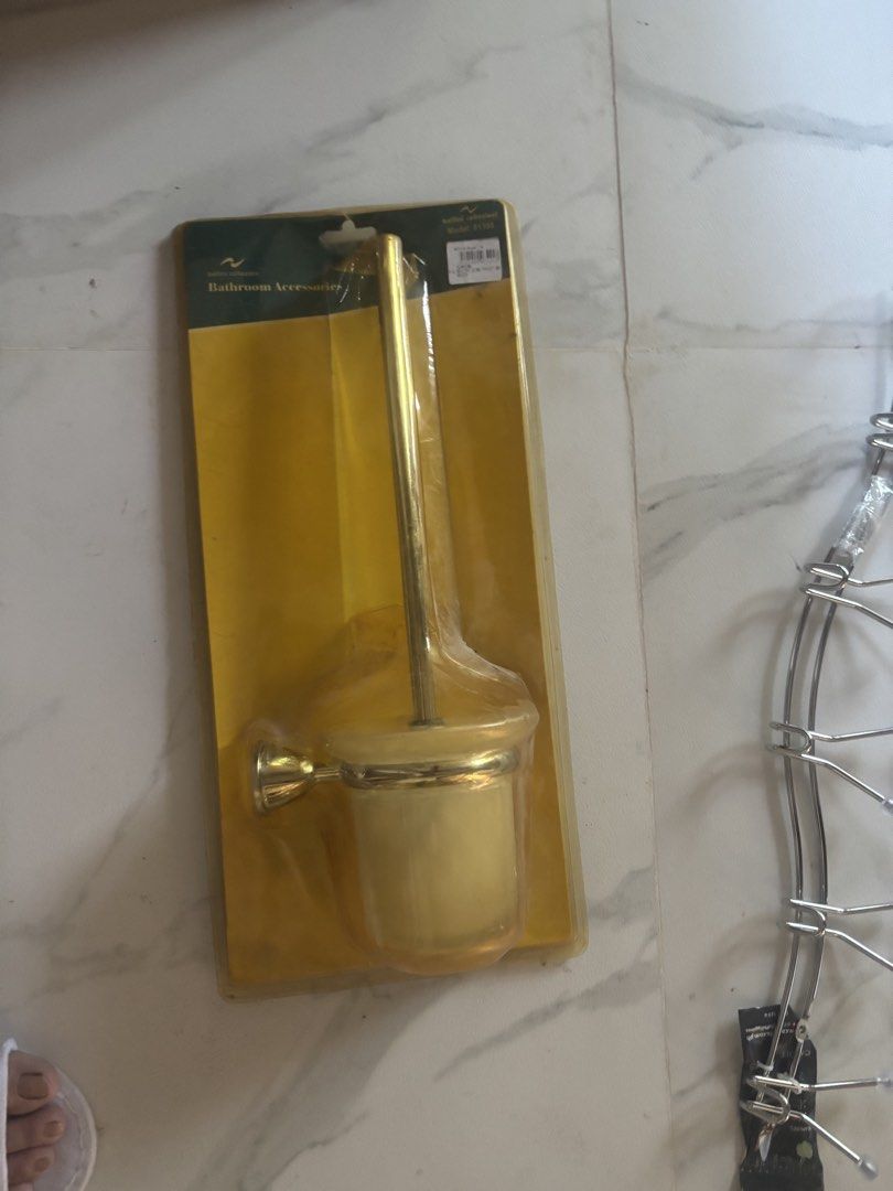 Bathroom Accessories Toilet Brush (Category: Bathroom & Kitchen Fixtures) located in Las Pinas. Submitted by declutterdownsize (Listing ID 1429500777, Image 1). Description: Wall mount toilet brush.