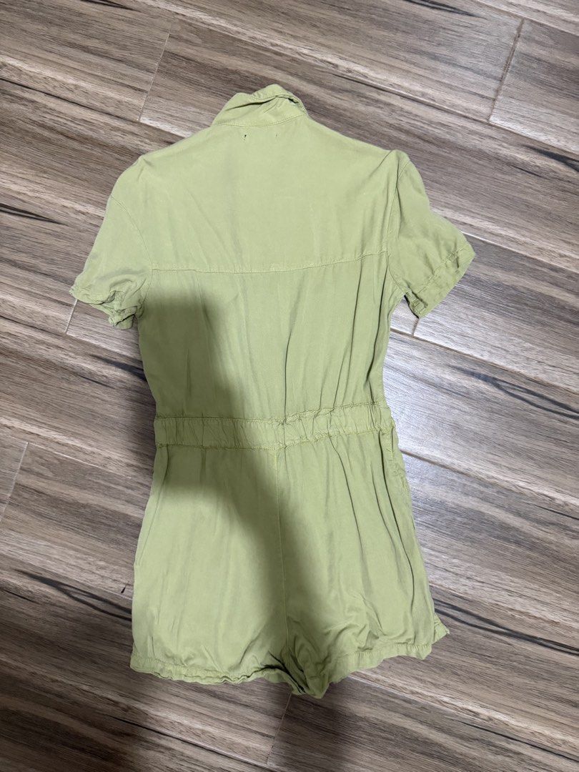 bershka green romper [decluttering sale!] (Category: Rompers) located in Marilao. Submitted by denise04_ (Listing ID 1429454657, Image 2). Description: .