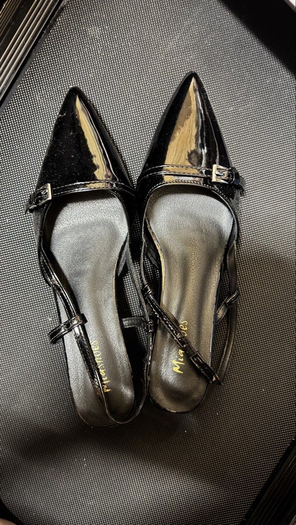 Black Kitten Heels (Category: Heels) located in Manila. Submitted by formo (Listing ID 1429379575, Image 1). Description: size 40 never worn.