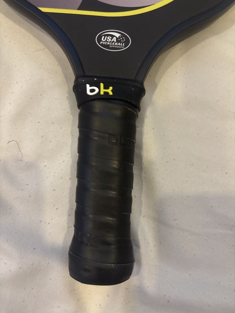 Black Knight Max Feel V2 Pickleball Paddle (Category: Racket and Ball Sports) located in Cavite. Submitted by swaggycoby (Listing ID 1429379104, Image 3). Description: Used Once And Never Played Again.