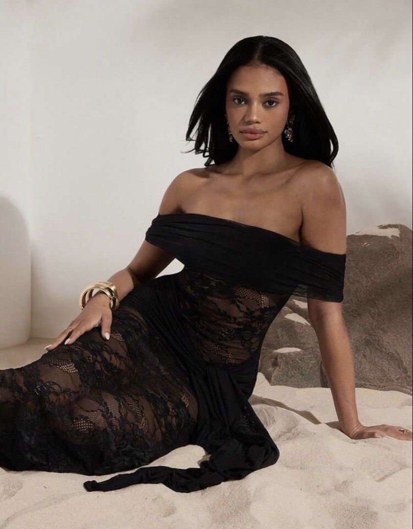 Black Off-Shoulder Lace Maxi Dress (Category: Dresses) located in Manila. Submitted by jes_ssi (Listing ID 1429433313, Image 2). Description: ⤷ Used once ⤷ This is the actual color and picture ⤷ XL on tag ⤷ Can fit to L-XL size frame ⤷ Fixed price ⤷ SF shouldered by buyer. (Lalamove/Grab Express mode of courier only).
