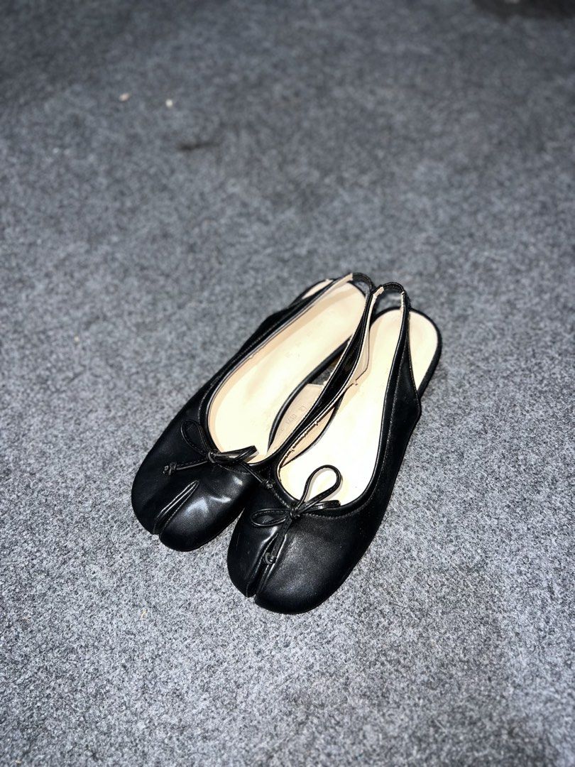 Black Tabi Split Toe Ballet Flats (Category: Flats & Sandals) located in Iligan City. Submitted by curatedph262 (Listing ID 1429456327, Image 3). Description: .