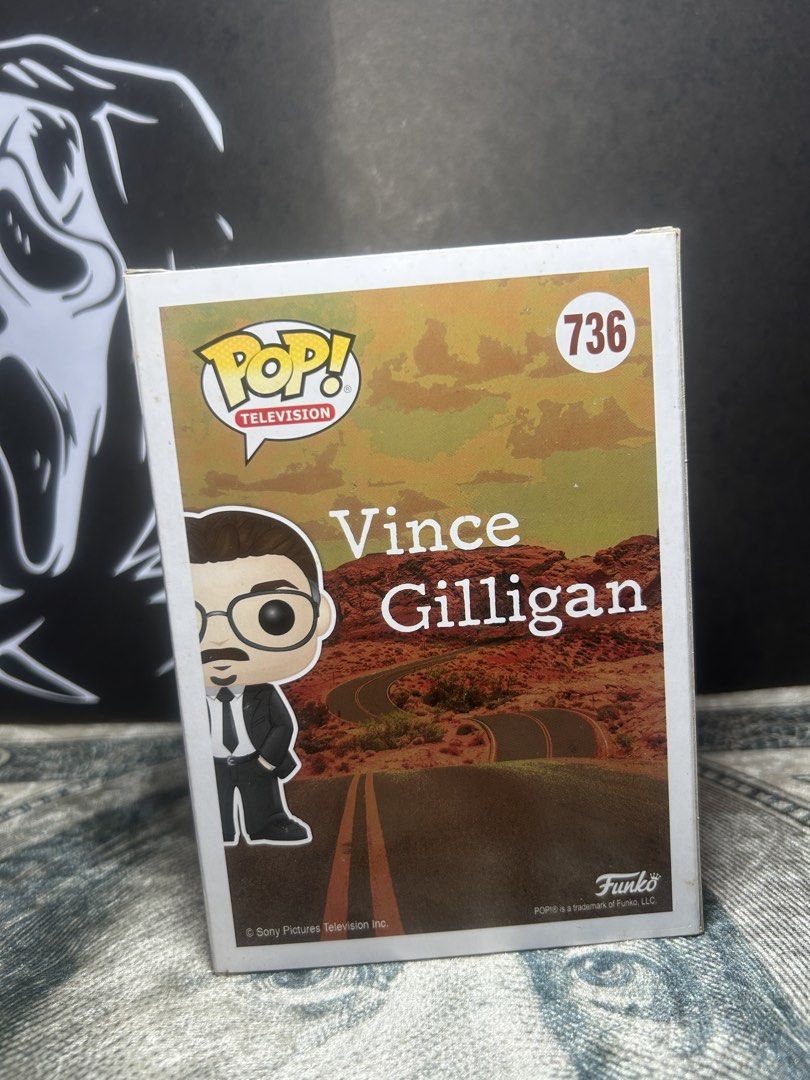 Breaking bad director (Category: Designer & Blind Box Toys) located in Pozorrubio. Submitted by scream_funko (Listing ID 1429415400, Image 3). Description: Funko pop-Vince Gilligan Vaulted Box condition 8.5/10.