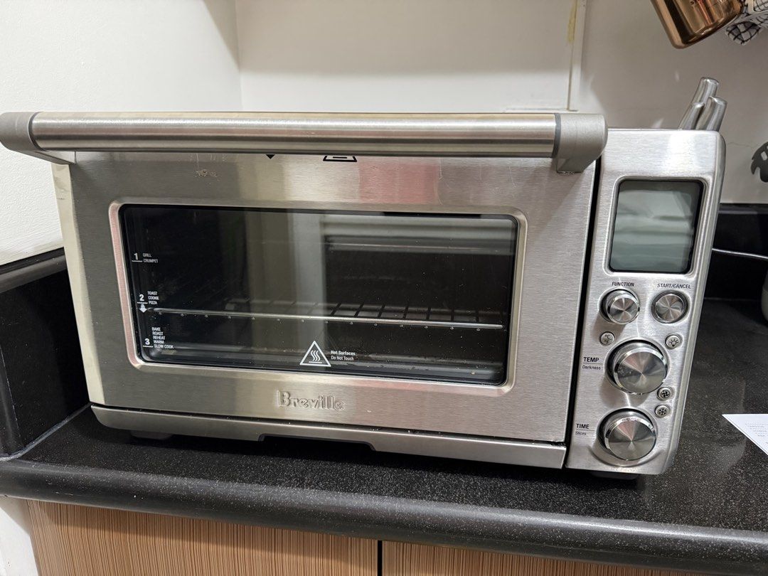Breville Smart Oven (Category: Ovens & Toasters) located in San Juan City. Submitted by will0106 (Listing ID 1429350916, Image 1). Description: Breville Smart oven model BOV820 Complete with receipt but no box. Rfs: upgrade And declutter .