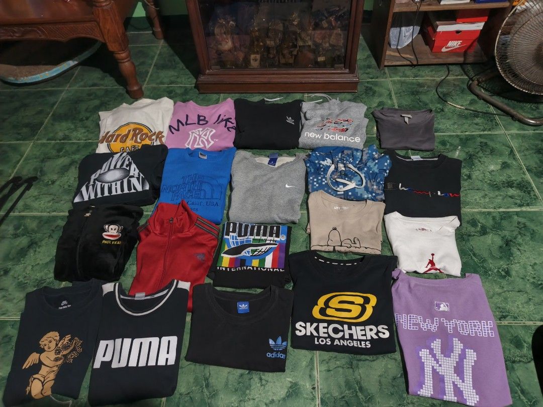 Bundle or take all Branded jacket & T-shirt (Category: Hoodies) located in Bacoor. Submitted by davealvare39194 (Listing ID 1429431056, Image 3). Description: bundle 1 First pic - 10pcs Jacket bundle 2 Second pic - 10pcs Jacket bundle 3 Third pic - 10pcs Jacket 10pcs T-shirt Bundle 4 Fourth Pic - 19pcs T-shirt.