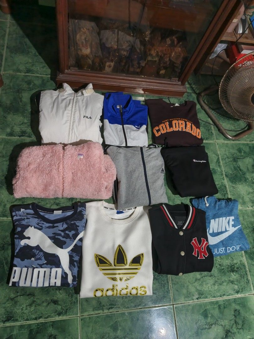 Bundle or take all Branded jacket & T-shirt (Category: Hoodies) located in Bacoor. Submitted by davealvare39194 (Listing ID 1429431056, Image 2). Description: bundle 1 First pic - 10pcs Jacket bundle 2 Second pic - 10pcs Jacket bundle 3 Third pic - 10pcs Jacket 10pcs T-shirt Bundle 4 Fourth Pic - 19pcs T-shirt.