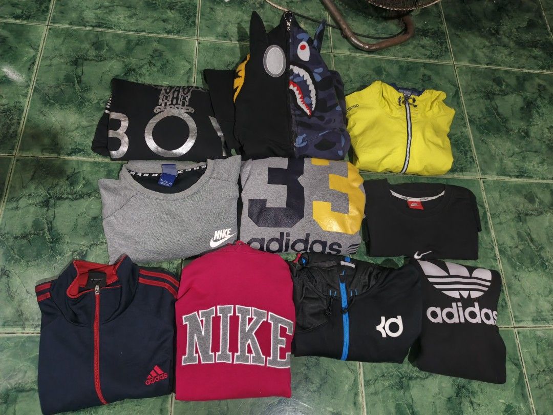 Bundle or take all Branded jacket & T-shirt (Category: Hoodies) located in Bacoor. Submitted by davealvare39194 (Listing ID 1429431056, Image 1). Description: bundle 1 First pic - 10pcs Jacket bundle 2 Second pic - 10pcs Jacket bundle 3 Third pic - 10pcs Jacket 10pcs T-shirt Bundle 4 Fourth Pic - 19pcs T-shirt.