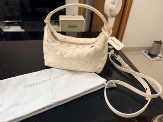 （分類：）位於 。 由 hk813 提交（商品編號 1429413536，圖片 1）。簡介： 。
