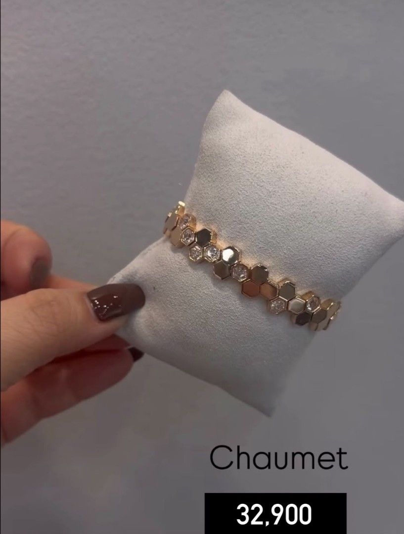 Chaumet Bee My Love Bracelet (Category: Bracelets) located in Mandaluyong City. Submitted by jara68494 (Listing ID 1429465466, Image 1). Description: Chaumet Bee My Love Bracelet HK Setting Rare!.