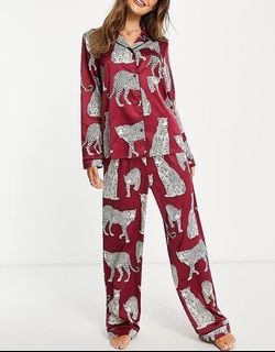 (Category: ) located in . Submitted by thefashionguitar (Listing ID 1429459856, Image 1). Description: .