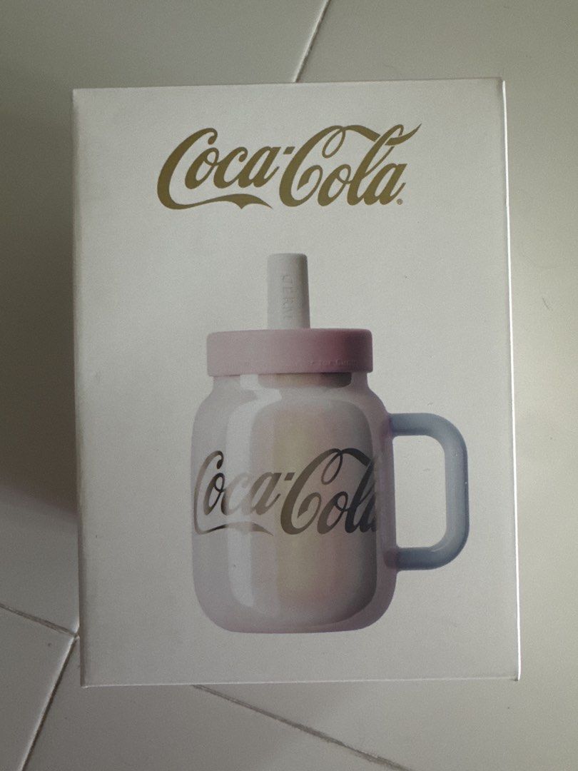 Coca-Cola Iridescent Mug with Straw442412701267404801