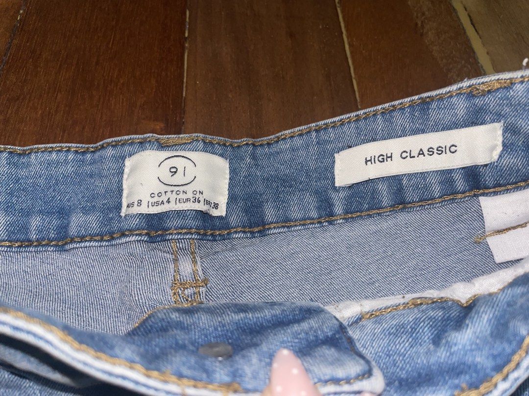 Cotton On High Classic Denim Shorts (Category: Shorts) located in Pasig City. Submitted by bycc__ (Listing ID 1429459142, Image 2). Description: High waisted denim shorts Fits xs to s frames No issues Price is negotiable :DD MOP💸: Gcash Gotyme shipping is shouldered by the buyer Around metro manila or pampanga area J&t or lalamove 🛵 Chat me thru carousell chat💬.