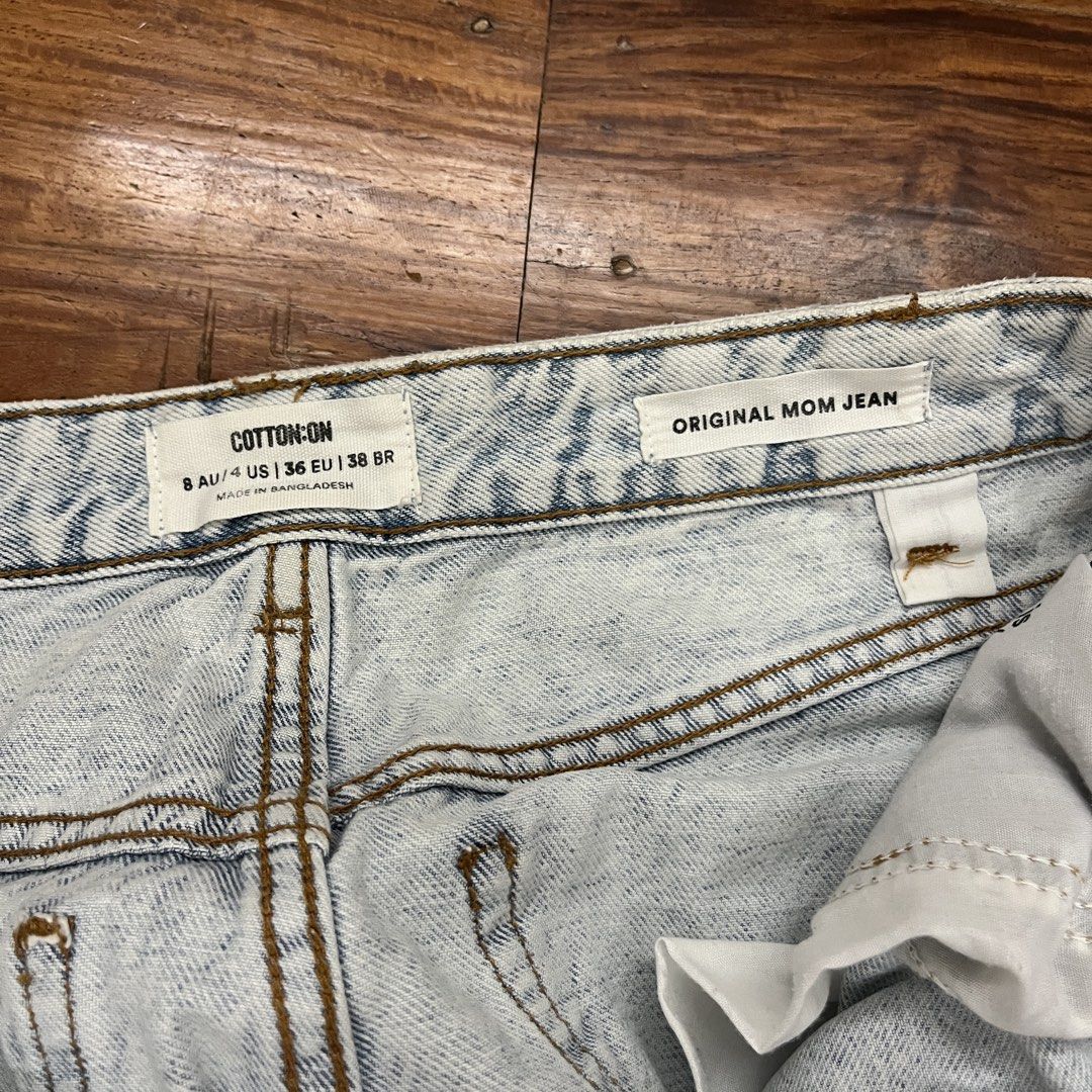 Cotton On Light Wash Mom Jeans (Category: Jeans) located in Paranaque City. Submitted by atothea (Listing ID 1429347412, Image 2). Description: .