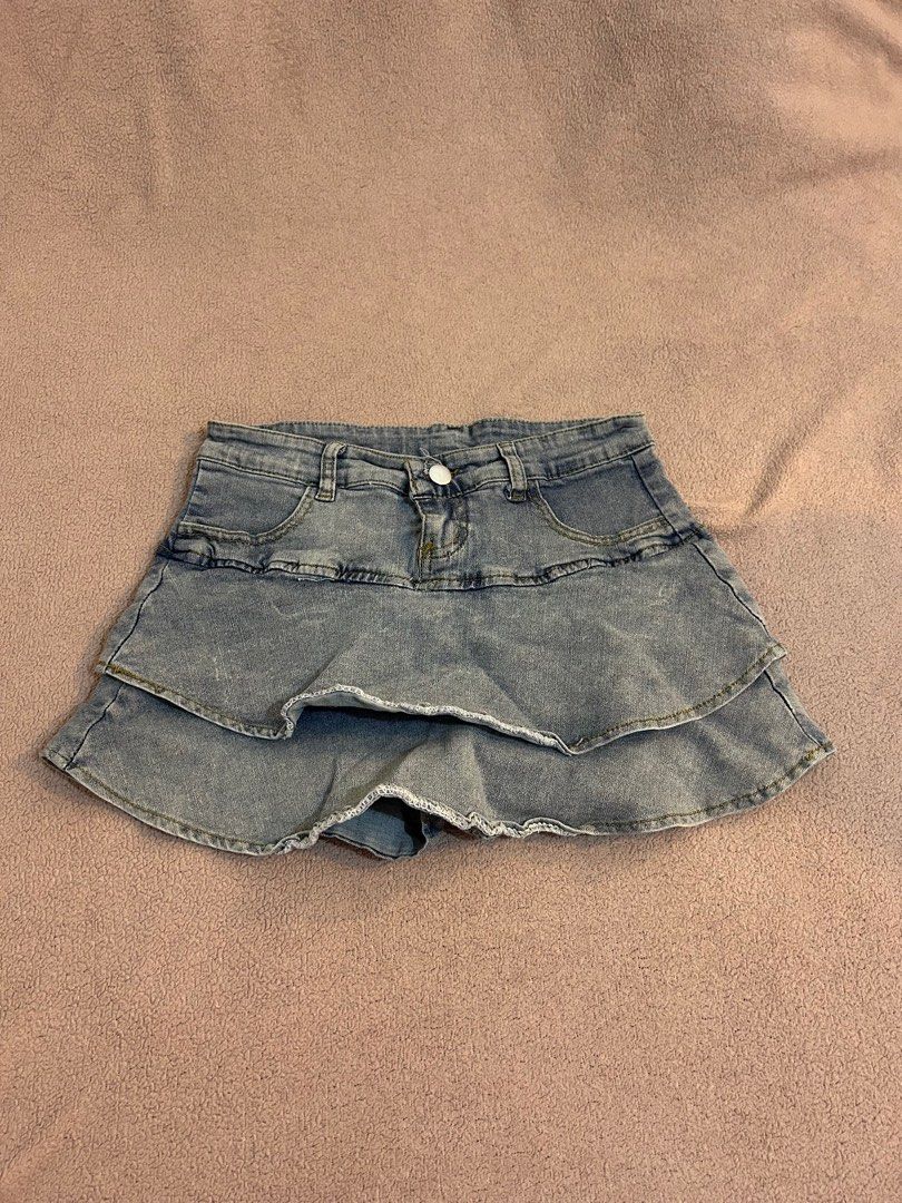 Denim skirt (Category: Skirts) located in Quezon City. Submitted by hercee (Listing ID 1429388650, Image 1). Description: .