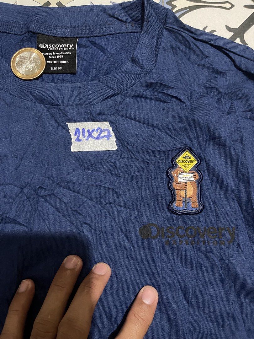 Discovery Expedition Navy Blue T-shirt (Category: Tshirts & Polo Shirts ) located in Manila. Submitted by stuzzygod (Listing ID 1429495620, Image 2). Description: Discovery Dimes 21*27 Size Medium Good condition Color rate 9/10 No issue.