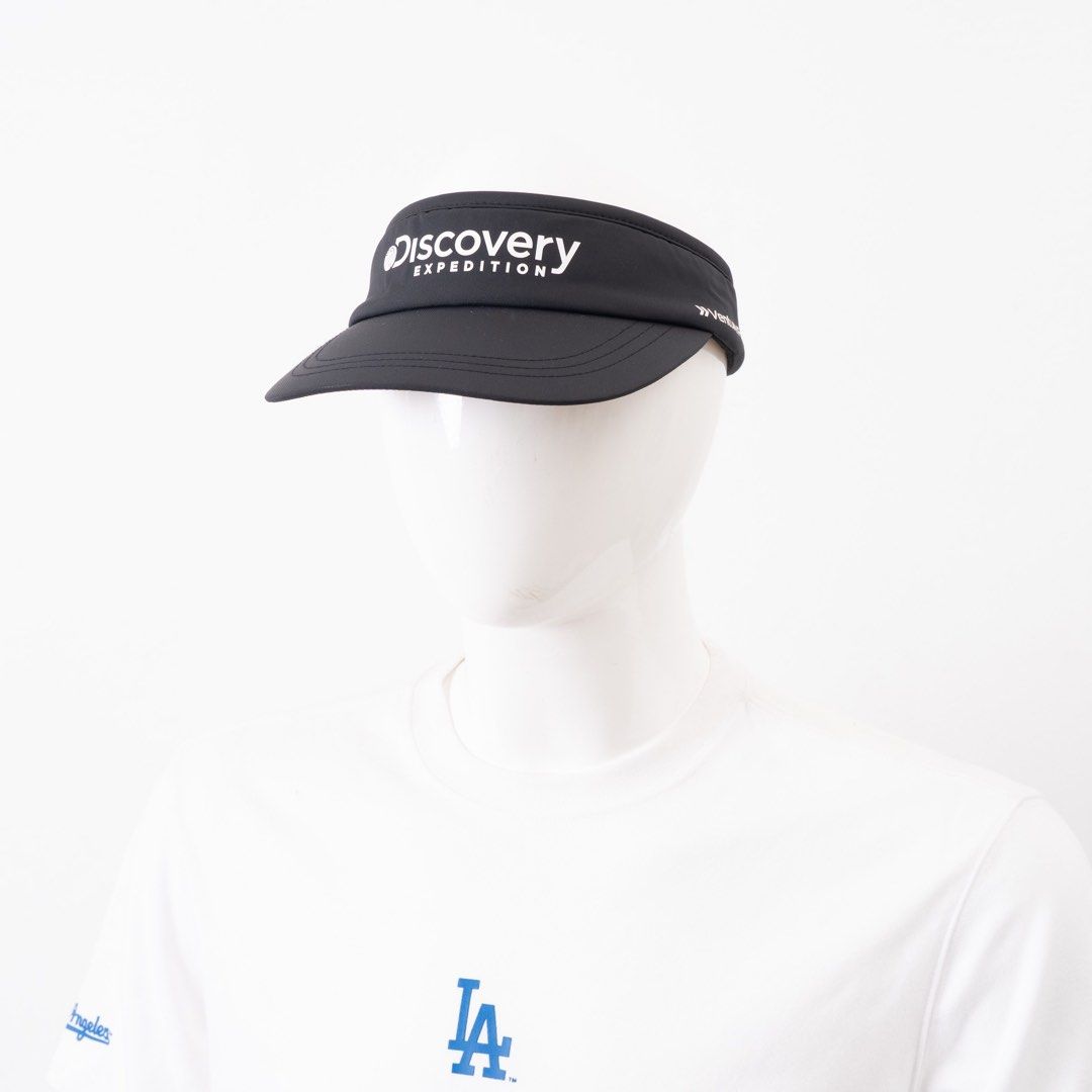 Discovery Running Visor Cap (Category: Caps & Hats) located in Marikina City. Submitted by wayupcollective (Listing ID 1429438072, Image 2). Description: Discovery Running Visor Cap Good as new No flaws Reflectorized One size.