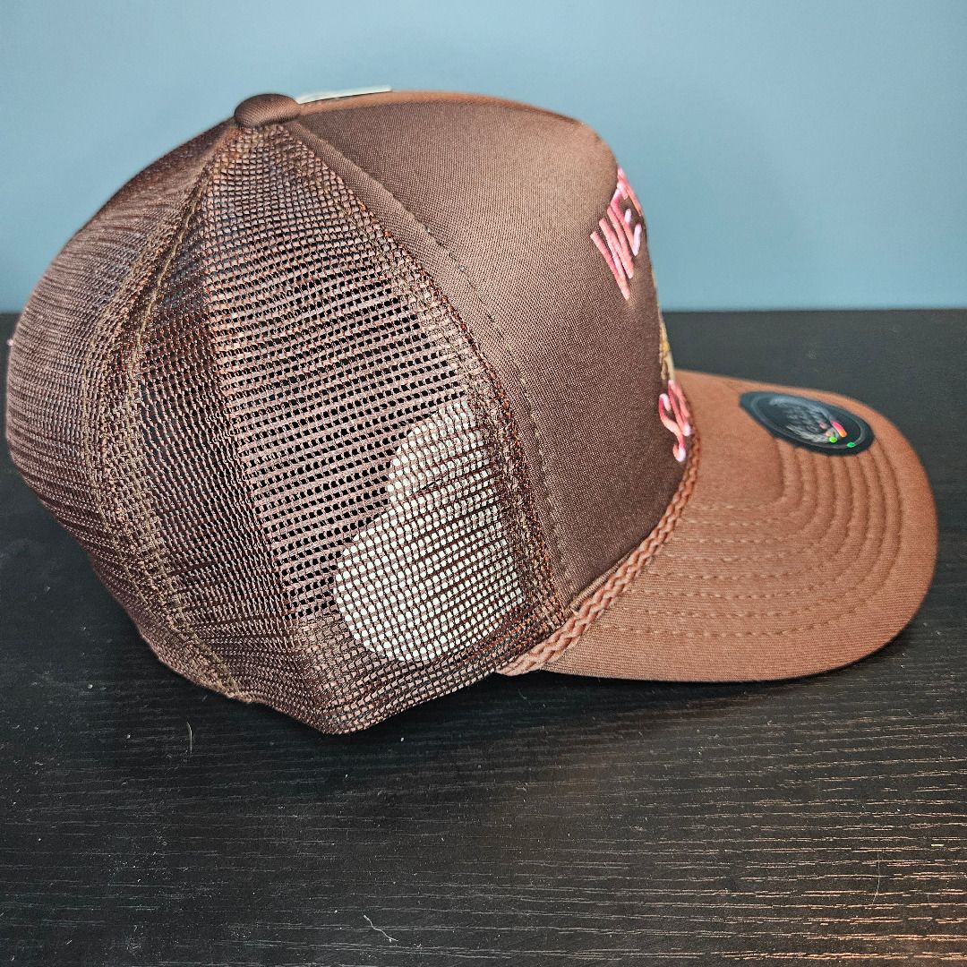 Field Grade We're All Screwed Trucker Hat (Category: Caps & Hats) located in Santa Rosa. Submitted by mcaps26 (Listing ID 1429423224, Image 2). Description: We're All Screwed Brown Cap -Adjustable, snapback -issue: scratches on inner snap Discounts for purchases of 3 or more caps. Drop a message for inquiries. .