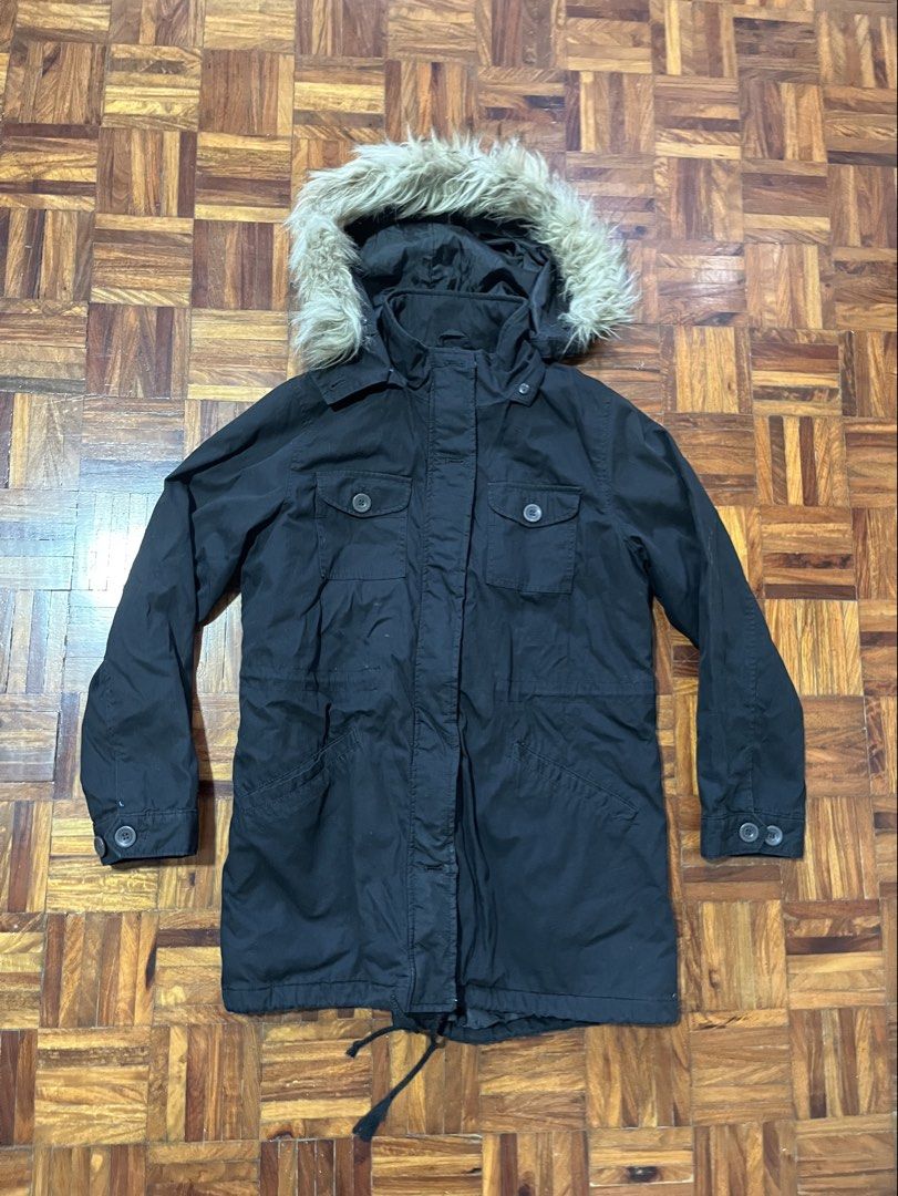 Fur Hood Jacket (Category: Coats, Jackets and Outerwear) located in Paranaque City. Submitted by esotericgarbage_ (Listing ID 1429388436, Image 1). Description: 21x28 Fur and hood is both removable.