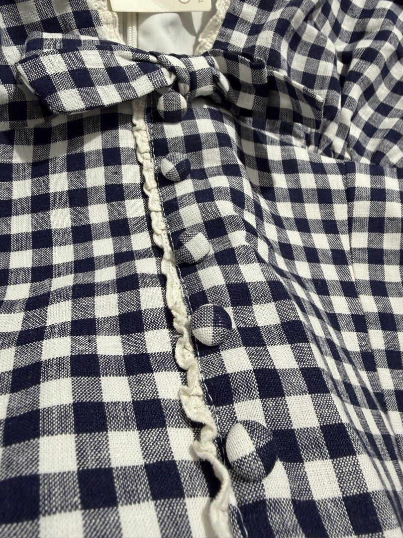 Gingham top (Category: Blouses) located in Mandaluyong City. Submitted by czaristore (Listing ID 1429446979, Image 3). Description: Fits best 34-35 bust, 28 waist Vietnam premium clothing.