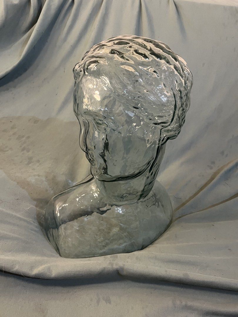 Glass head and bust scultpure (Category: Other Home Decor) located in Pasig City. Submitted by makexup (Listing ID 1429383146, Image 3). Description: Around 2 ft tall and made of glass. Need space for house..
